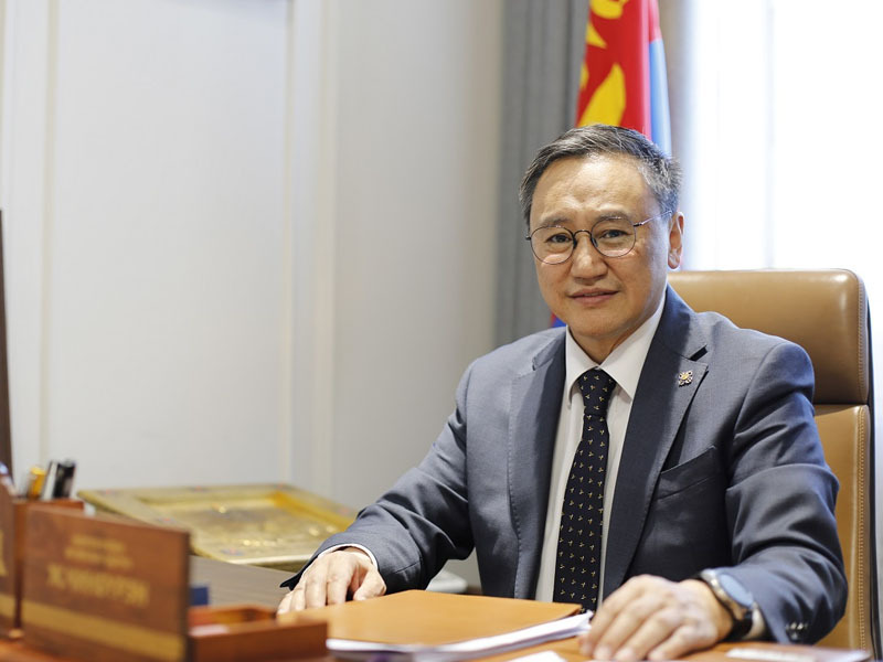 Ж.Чинбүрэн: Ахмадуудыг эмэнд дугаарладаггүй, өвдсөн цагтаа санхүүгийн дарамтад орохгүйгээр эрүүлжиж, сувилалд тэнхрэх нөхцөлөөр төр хангаад байна